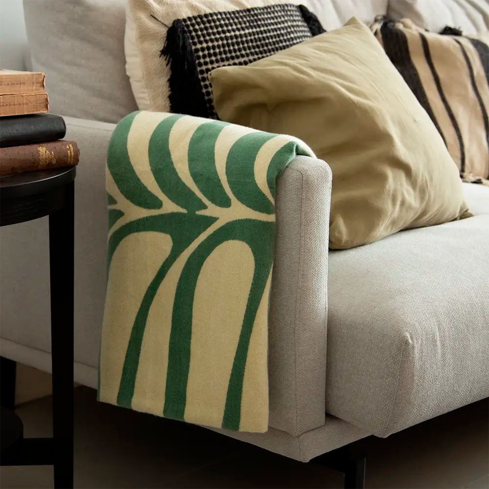 Detalle textura manta verde olive premium